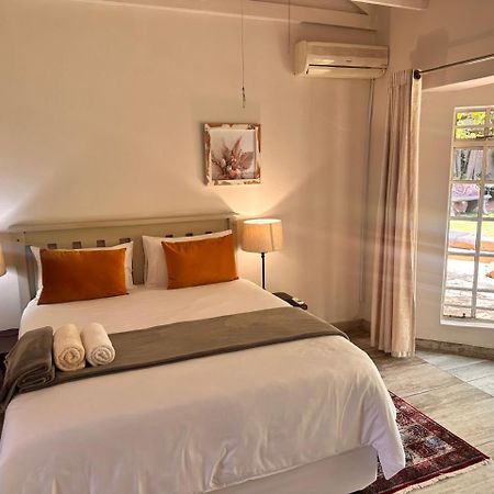 Woods Guest House Миделбург Екстериор снимка