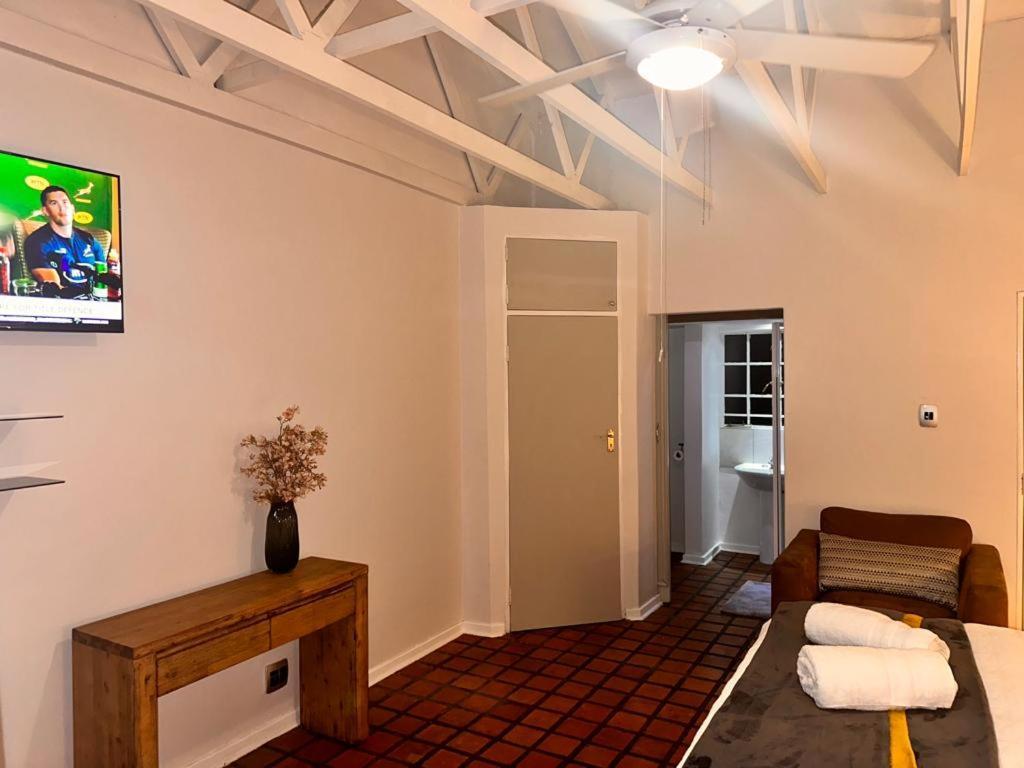 Woods Guest House Миделбург Екстериор снимка